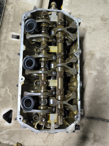 Головка блока циліндрів (ГБЦ), права MD307677 MITSUBISHI