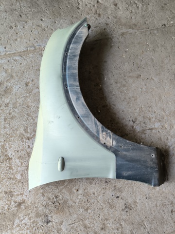 Переднє праве крило MR535760 MITSUBISHI