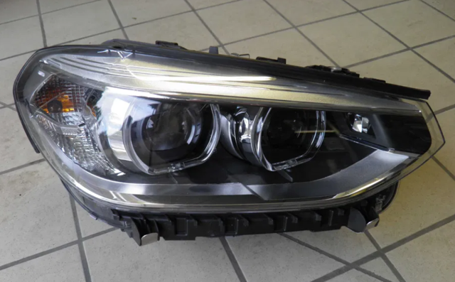 Фара передня права 63117466122 BMW