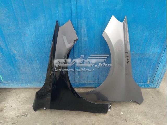 Переднє праве крило 1768810201 MERCEDES