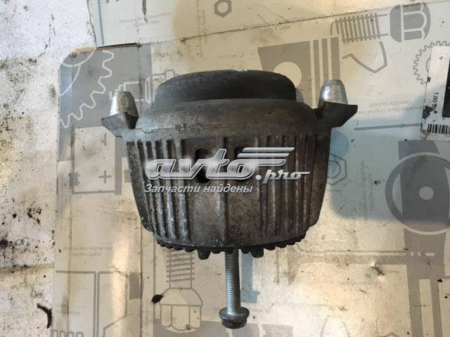 Подушка (опора) двигуна, права передня 2042406117 MERCEDES