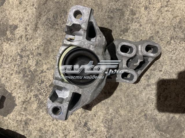 Подушка (опора) двигуна, ліва 2462400217 MERCEDES