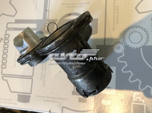 Штуцер блоку системи охолодження 2712001156 MERCEDES