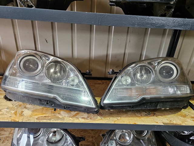 Фара правая A1648207861 MERCEDES