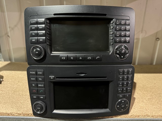 Магнітола A1648703289 MERCEDES