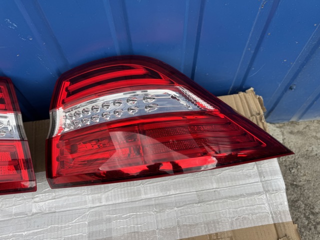Задній правий стоп A1669063201 MERCEDES