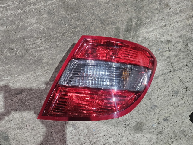 Ліхтар задній правий A2048203864 MERCEDES