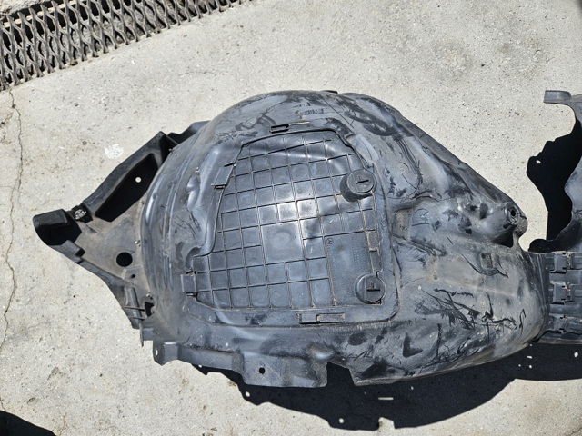 Підкрилок заднього крила, лівий передній A2056903101 MERCEDES