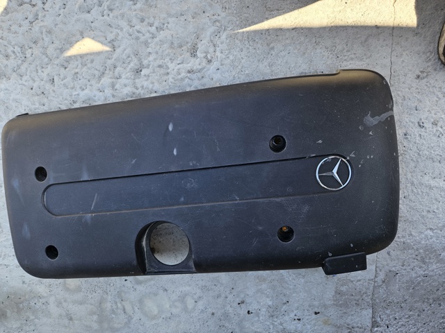Кришка двигуна декоративна A6470100067 MERCEDES