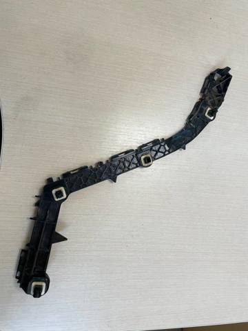 Кронштейн бампера заднього, лівий 5215660080 TOYOTA