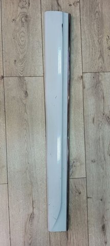 Молдинг передніх правих дверей 8R0853960L VAG
