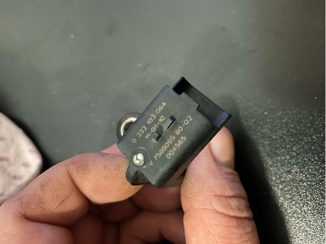Датчик положення распредвалу 0232103064 BOSCH