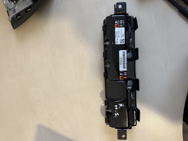 Подушка безпеки (AIRBAG) пасажирська, захисту колін 100526000G TESLA