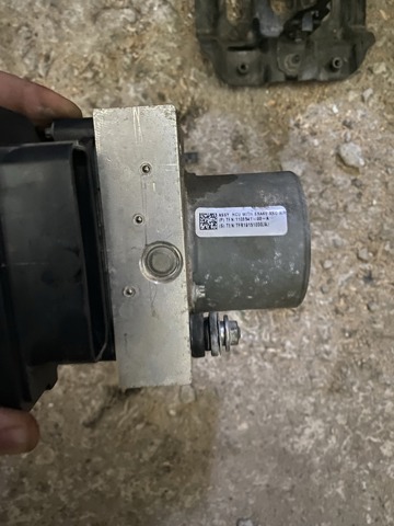 Насос АБС (ABS) головного гальмівного циліндра 104474500B TESLA
