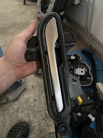 Ручка дверей правих, зовнішня, перед/зад 108183200H TESLA
