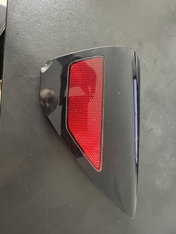 Накладка заднього правого крила 110078199D TESLA
