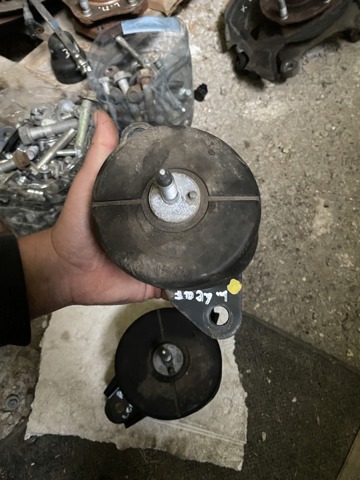 Подушка передньої опори двигуна 112205SA0A NISSAN