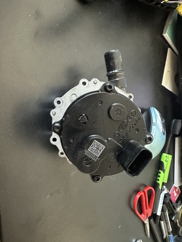 Помпа водяна, (насос) охолодження 375W5CV000 HYUNDAI