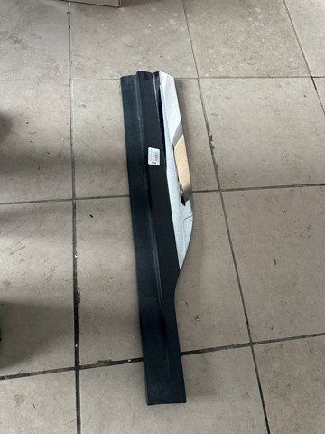 Накладка задніх дверей 42617378 GM