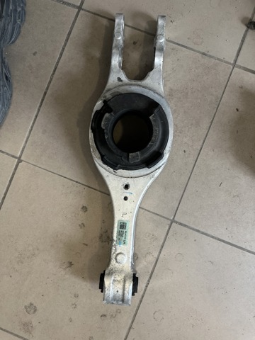 Балансир задній нижній, лівий 55210GI100 HYUNDAI