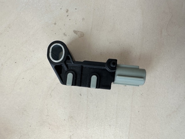 Датчик Ейрбег передній 8917833050 TOYOTA