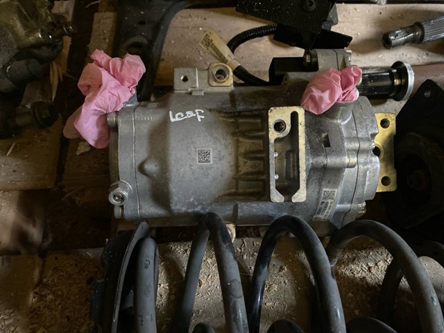 Компресор кондиціонера 926005SA0A NISSAN