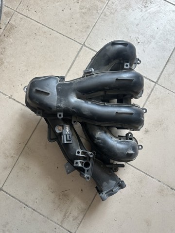 Колектор впускний DS7Z9424A FORD