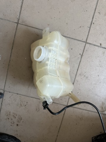 Бачок для води HG9Z8A080A FORD