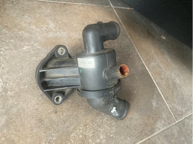 Корпус термостата в зборі Audi Q3