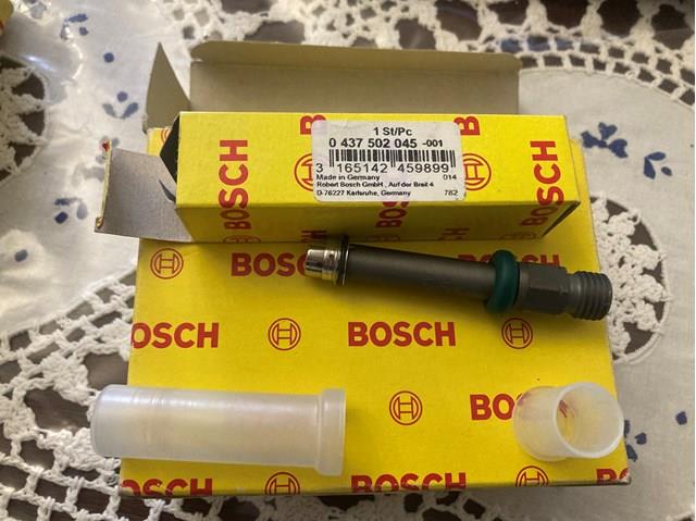 Форсунка дизельна в зборі, розпилювач + тримач 0437502045 BOSCH