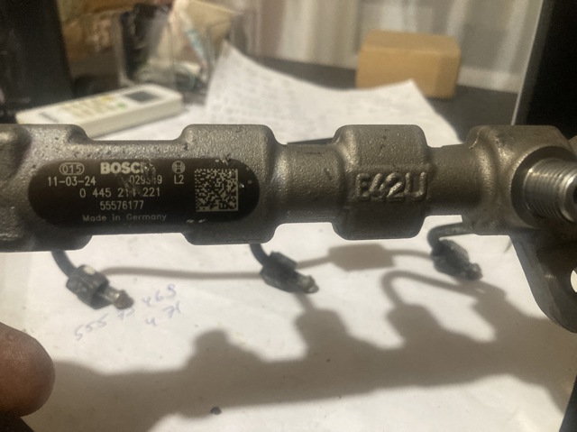 Паливна рампа 0445214221 BOSCH
