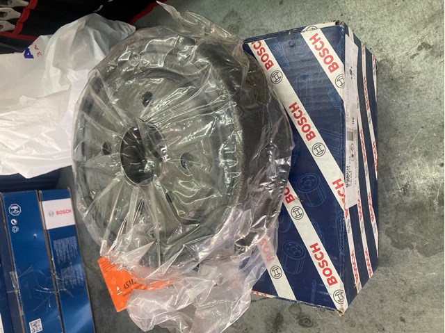 Барабан гальмівний задній 0986477018 BOSCH