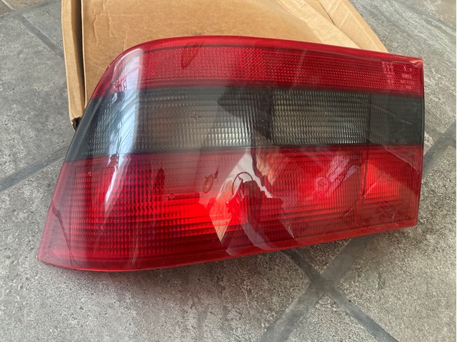Задня ліва фара 1223133 OPEL