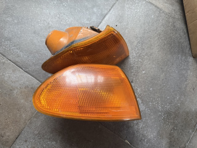 Поворотник правий 1226058 OPEL