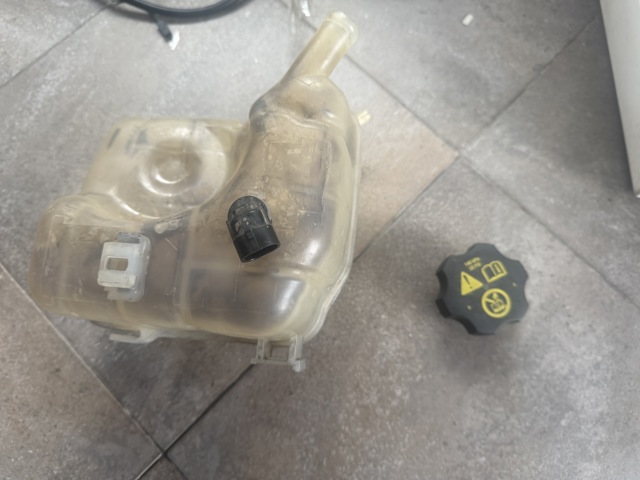 Бачок для води 13220123 OPEL