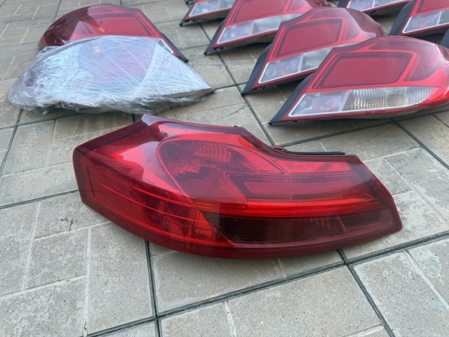 Задня ліва фара 13226856 OPEL