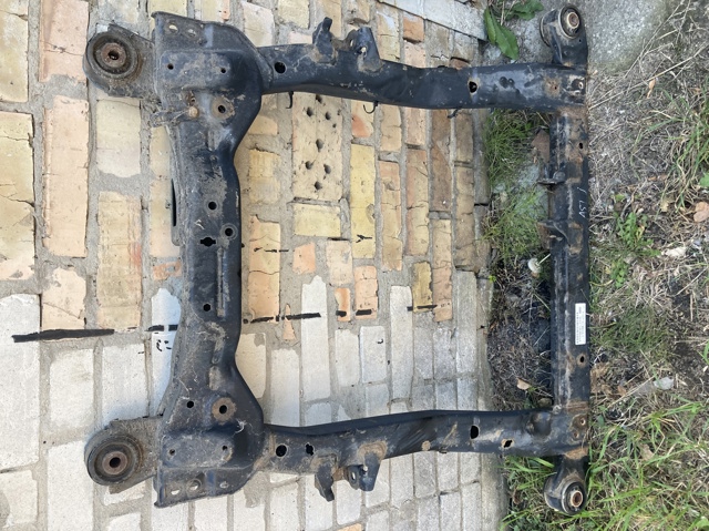 Передня балка 13327070 OPEL