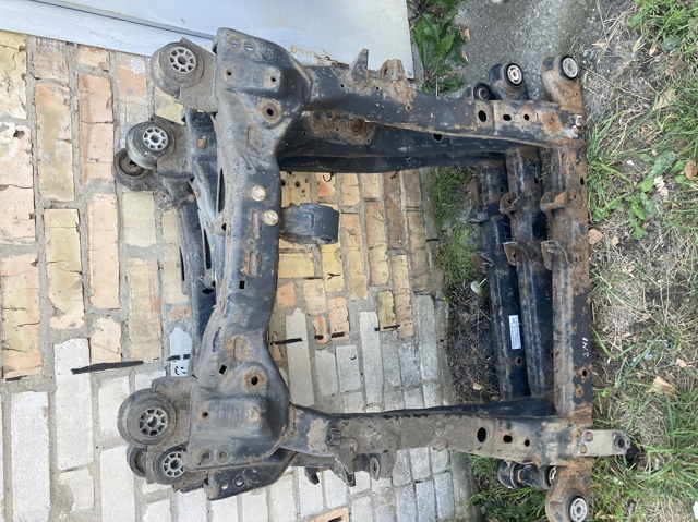 Передня балка 13338889 OPEL