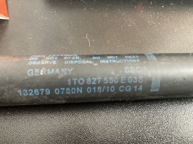 Амортизатор кришки багажника 1T0827550E VAG