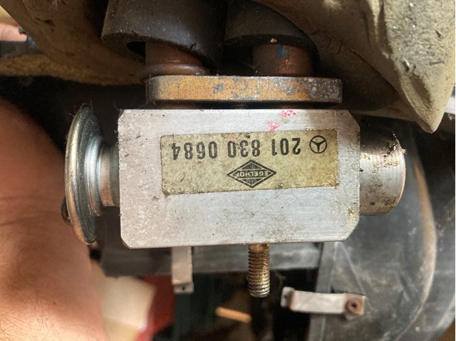 Клапан TRV, кондиціонера 2018300684 MERCEDES