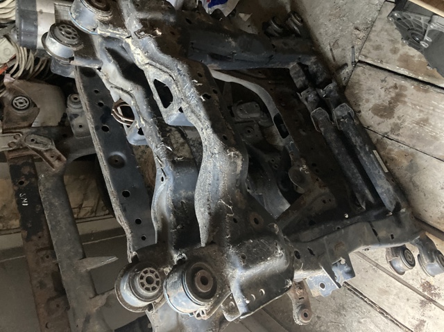 Підрамник передньої підвіски 302076 OPEL