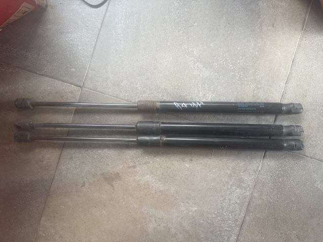 Амортизатор двері багажника 3AF827550B VAG