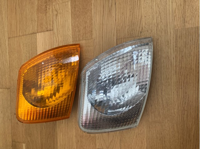 Вказівник повороту правий 3B0953050C VAG