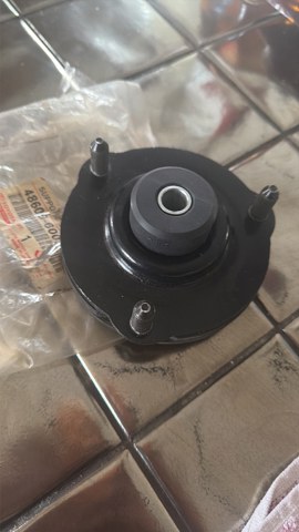 Опора стійки амортизатора переднього 4860960030 TOYOTA