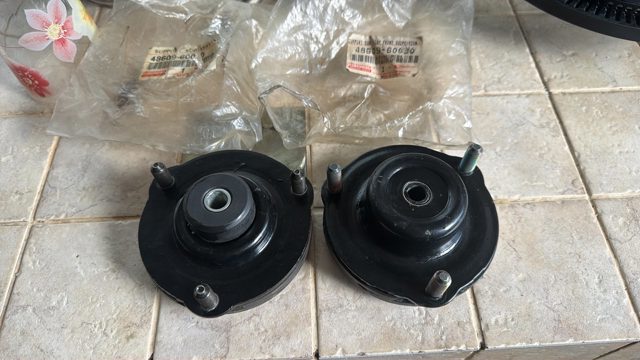 Подушка амортизатора переднього 4860960100 TOYOTA