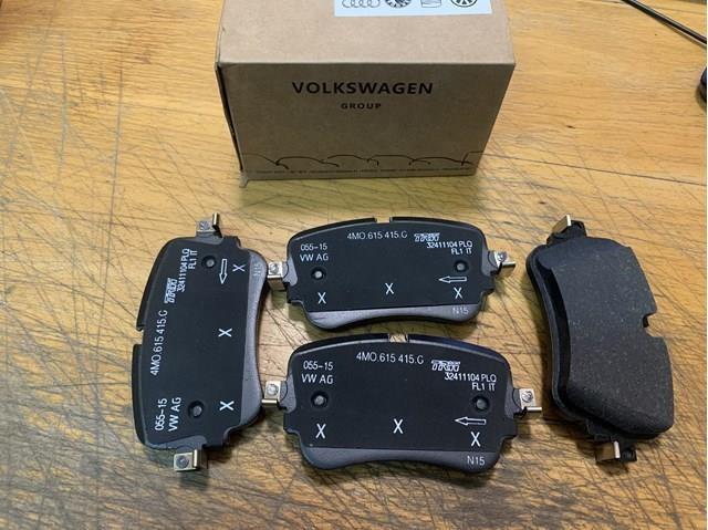 Задні дискові колодки 4M0698451P VAG