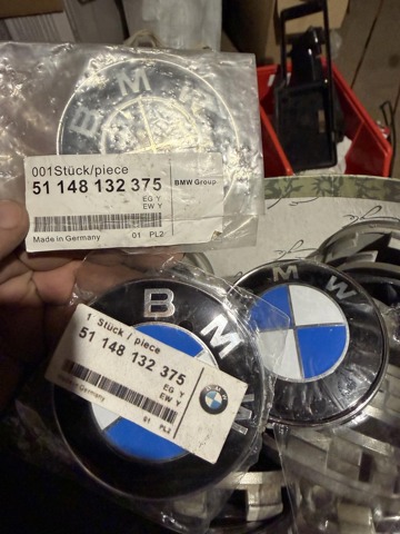 Фірмовий значок капота 51148132375 BMW