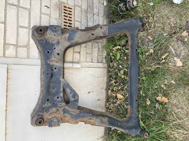 Підрамник передньої підвіски 54400JD000 NISSAN