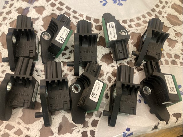 Датчик Ейрбег передній 5N0959351B VAG