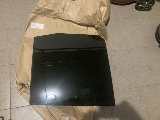 Скло заднє праве 6811360270 TOYOTA